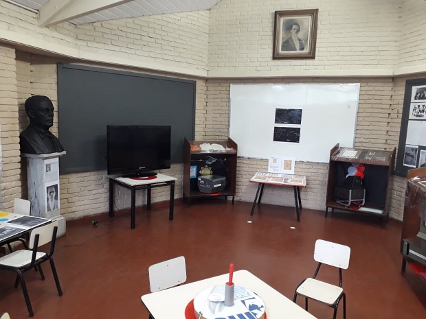 No espaço foram colocados objetos que pertenceram a Lúcio dos Santos. Foto: Arquivo/Escola 